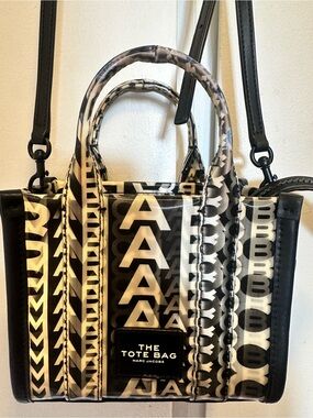 Marc Jacobs Black & White Logo with lenticular effect Tote